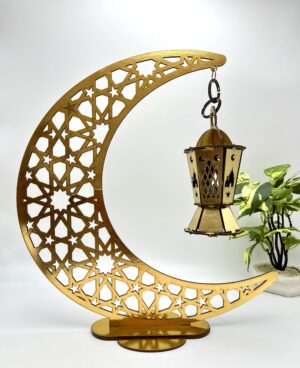 img_7040 ستاند كبير هلال وفانوس من الخشب ذهبي