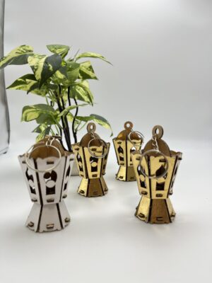 img_7056 ميدالية (علاقة مفاتيح) فانوس ذهبي/ابيض